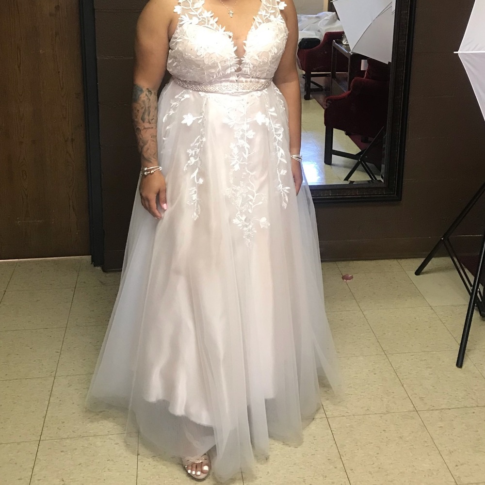 Macy’s Say yes to the dress